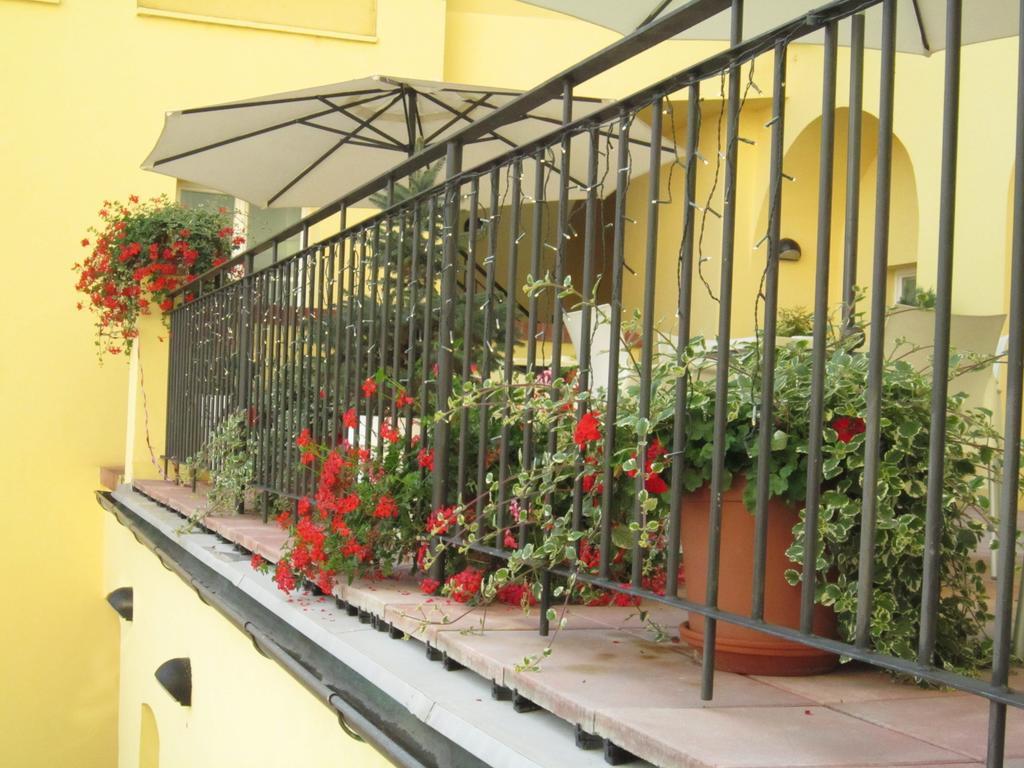 Domus Henrici Hotel Прага Екстериор снимка