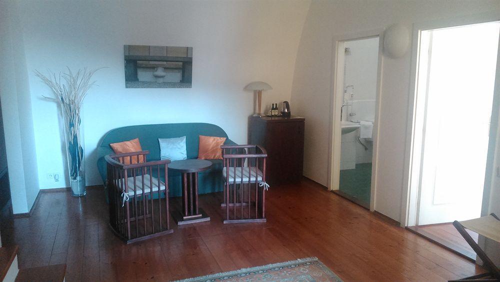 Domus Henrici Hotel Прага Екстериор снимка