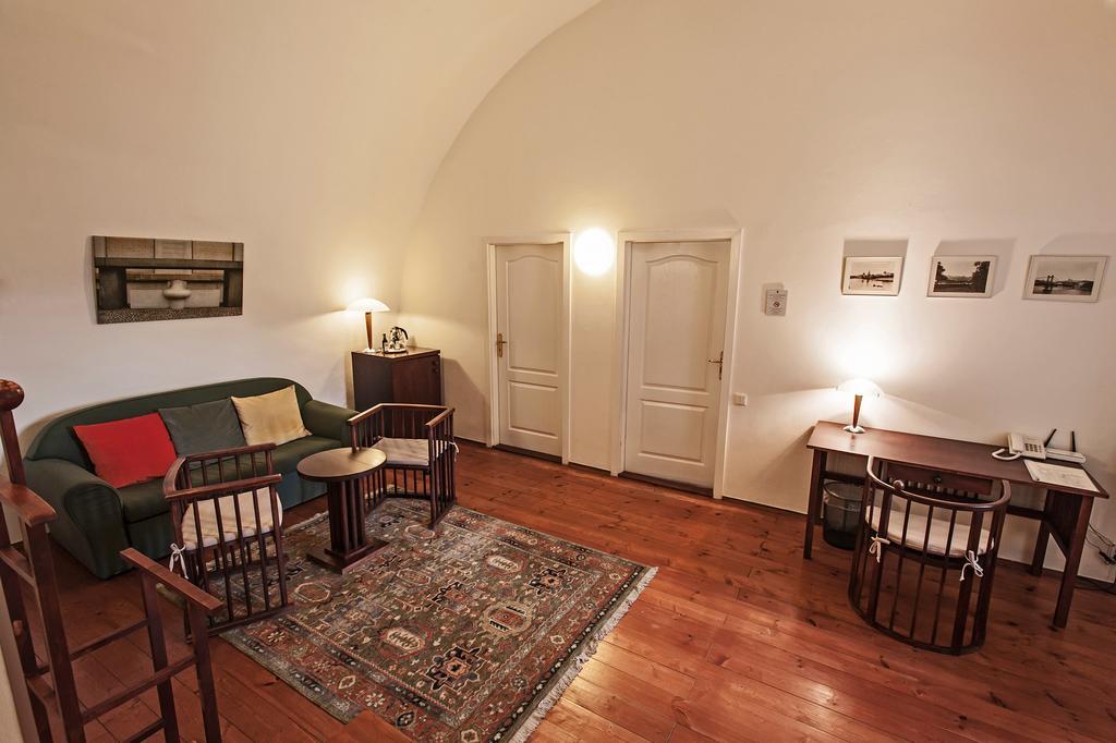 Domus Henrici Hotel Прага Екстериор снимка