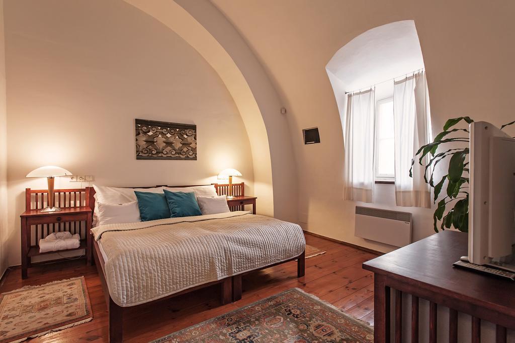 Domus Henrici Hotel Прага Екстериор снимка
