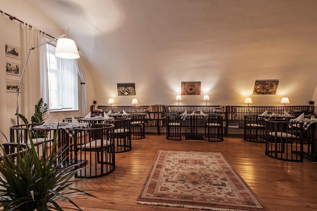 Domus Henrici Hotel Прага Екстериор снимка
