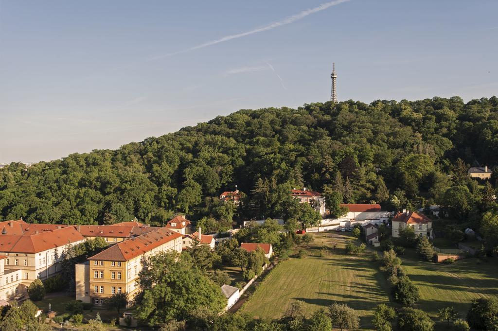 Domus Henrici Hotel Прага Екстериор снимка