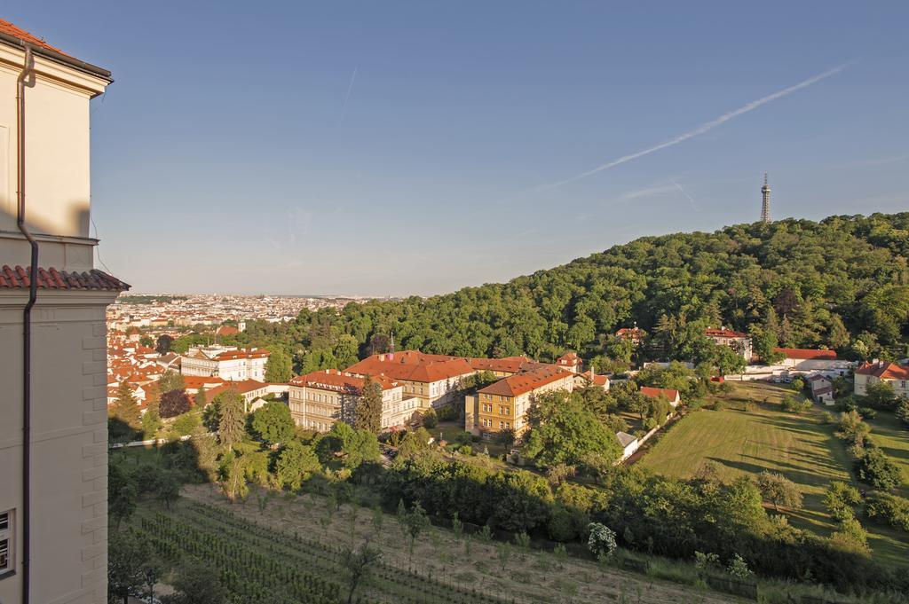 Domus Henrici Hotel Прага Екстериор снимка