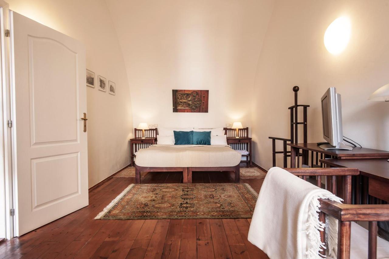 Domus Henrici Hotel Прага Екстериор снимка