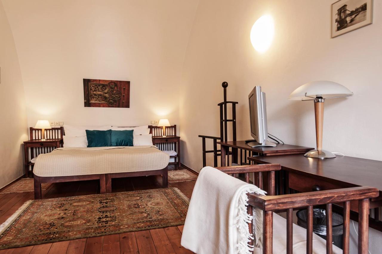 Domus Henrici Hotel Прага Екстериор снимка